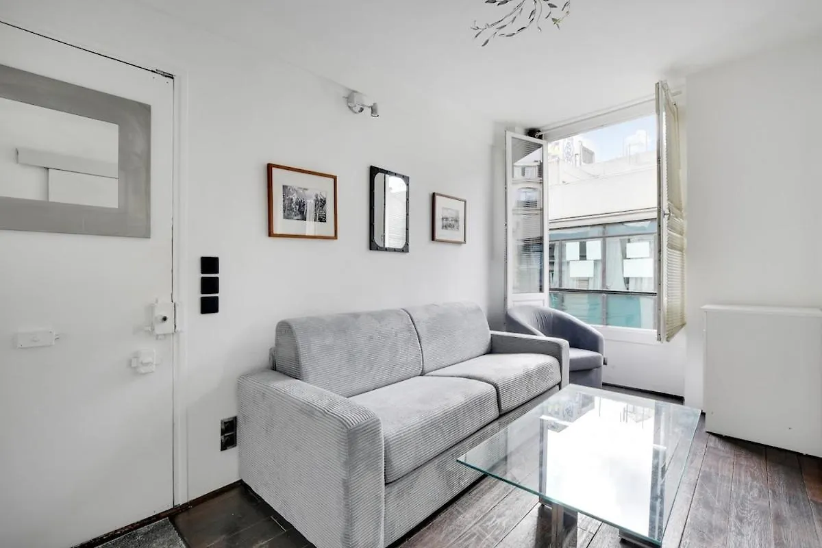Paris Marais Beaubourg Area Apartment
