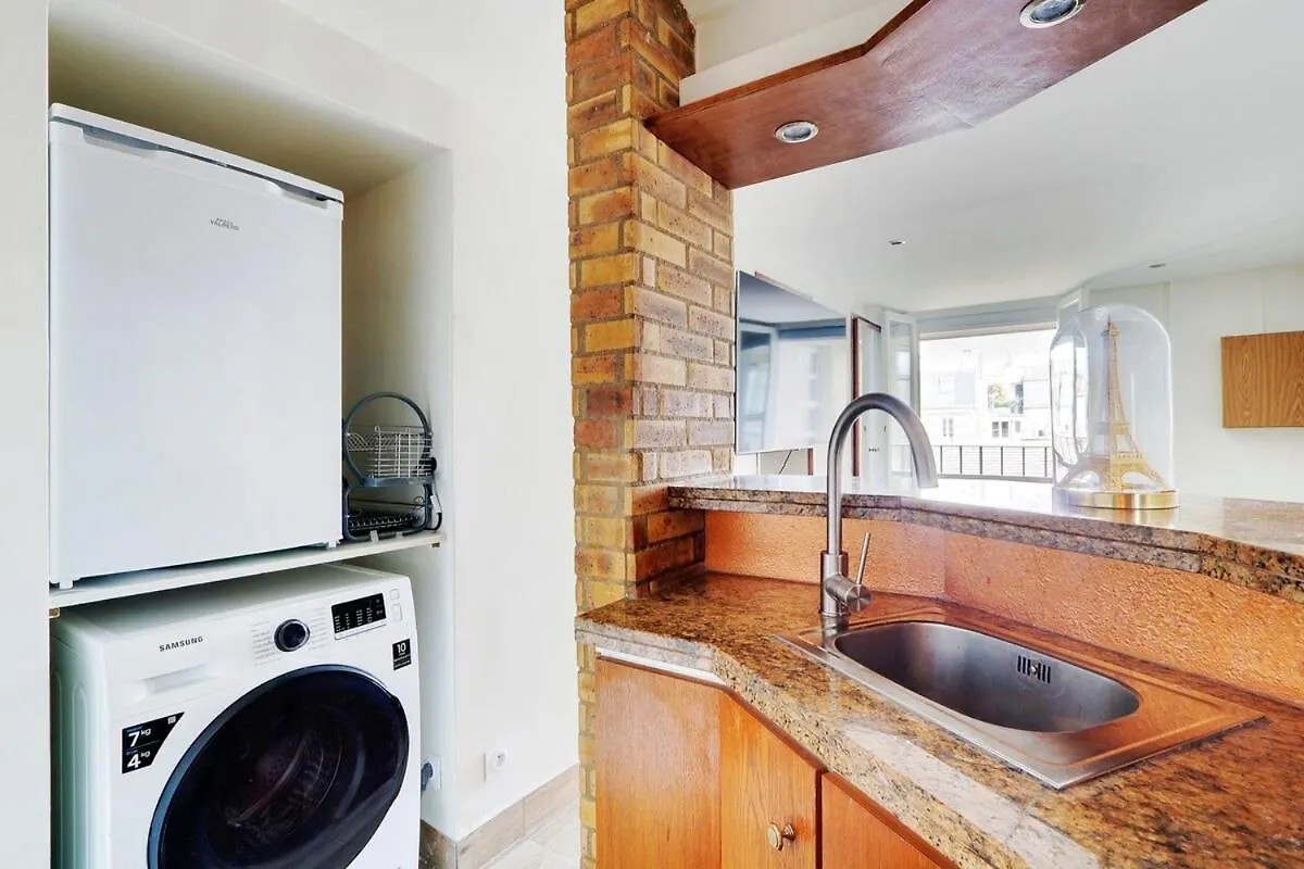 Paris Marais Beaubourg Area Apartment