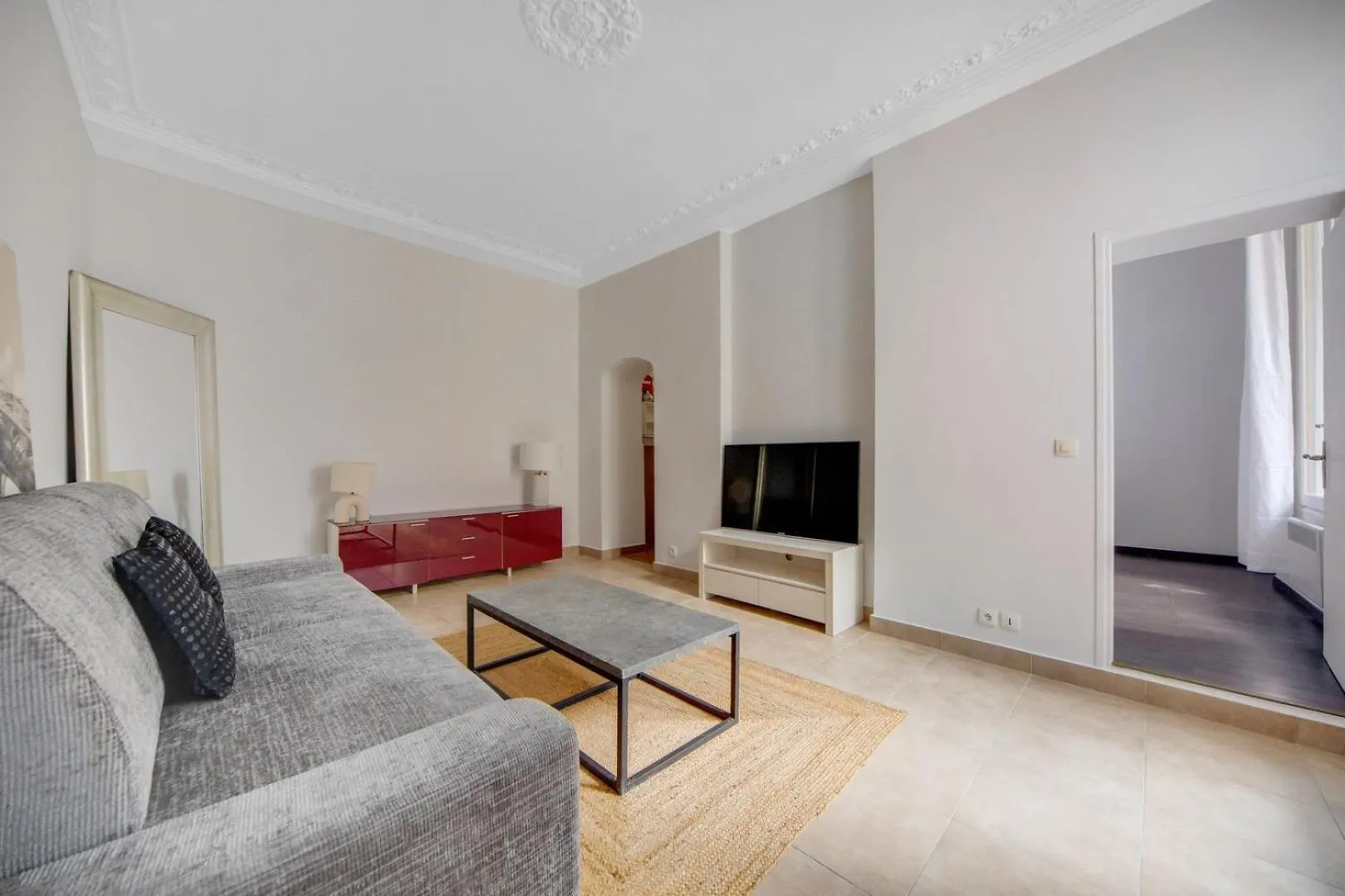 Paris Marais Beaubourg Area Apartment