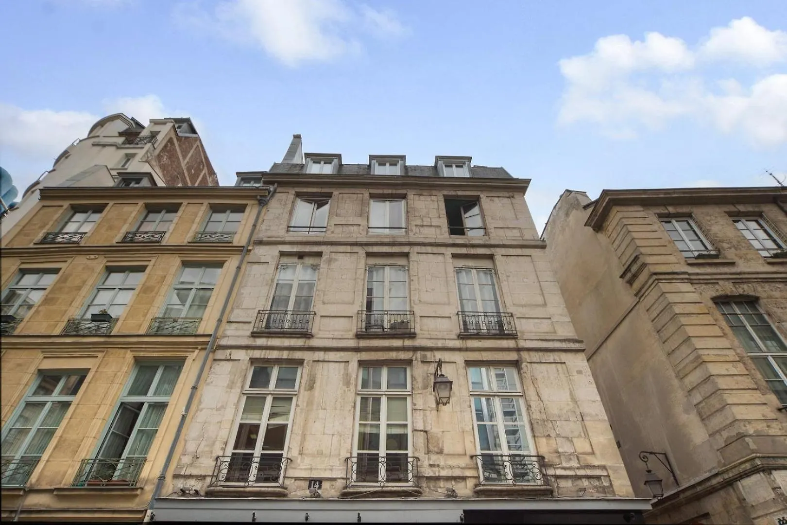 Paris Marais Beaubourg Area Apartment